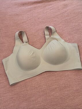 5XL Wireless Seamless Molded-Cup Bra in Light Beige